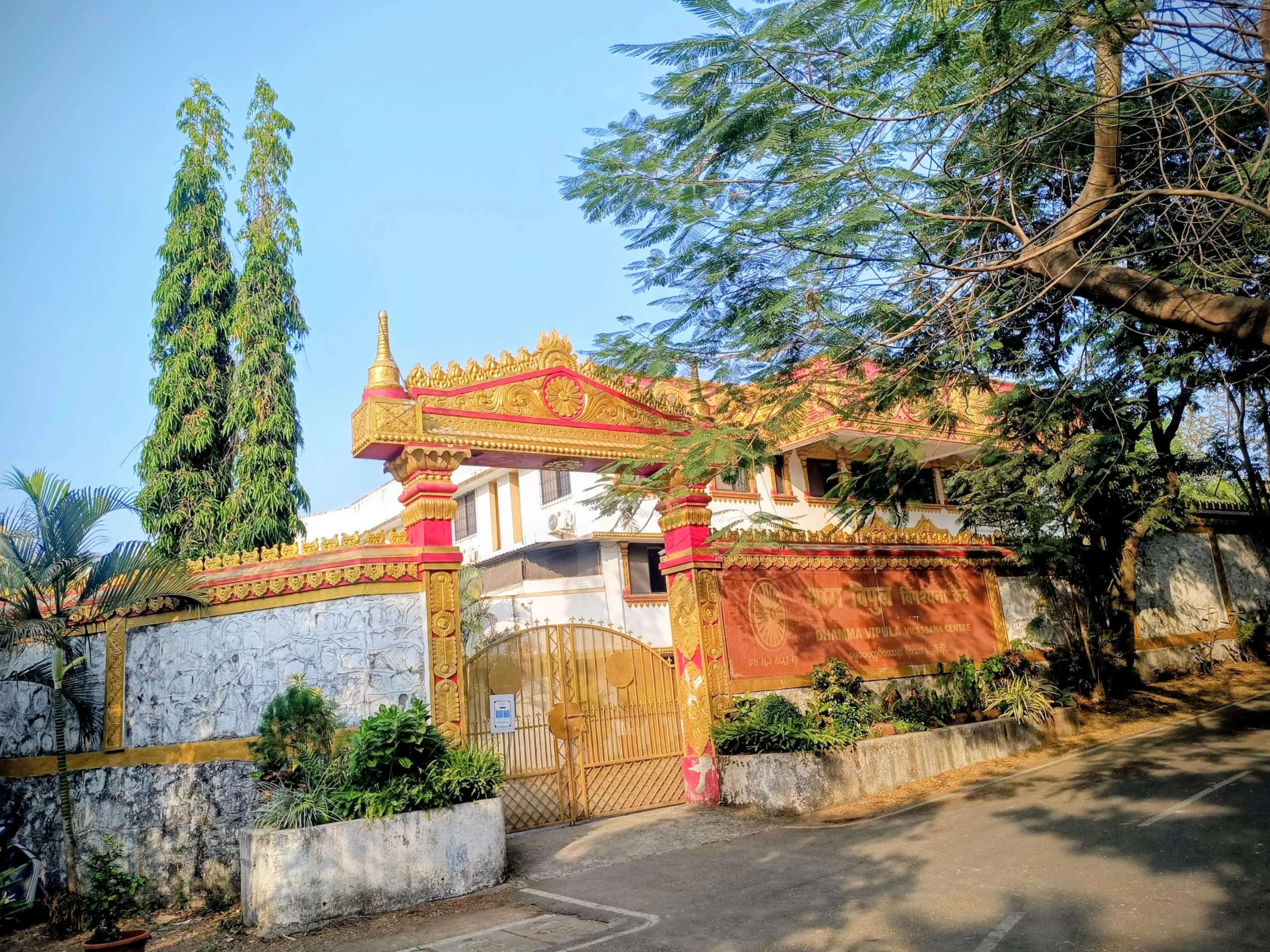 dhamma vipula vipassana meditation center​