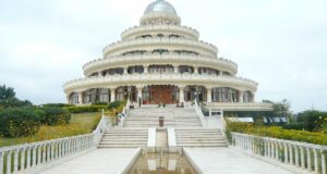 art of living's yoga class & meditation center